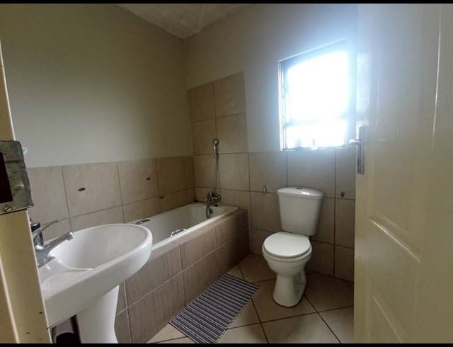 2 BEDROOM APARTMENT FOR SALE IN WITPOORTJIE